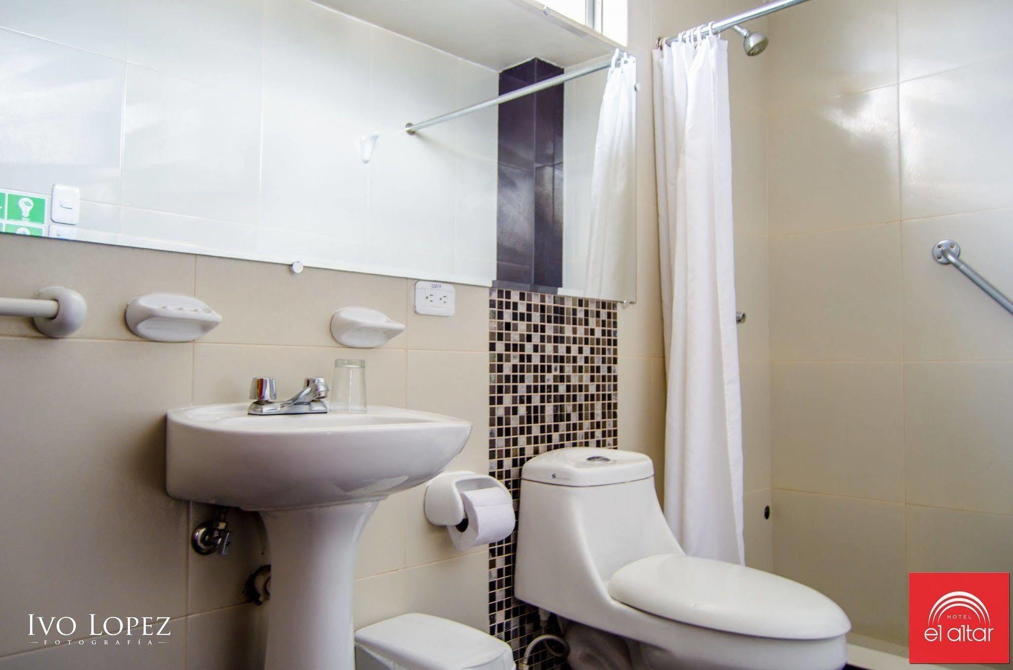 ריובמבה Hotel El Altar מראה חיצוני תמונה